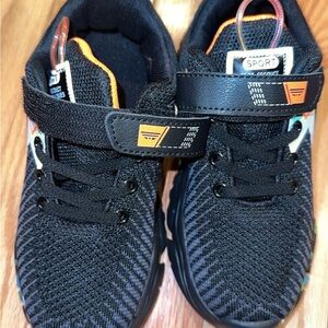 Sporto Kids Black and Orange Sneakers